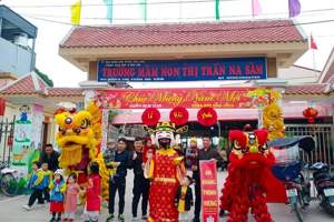 Trường mầm non thị trấn Na Sầm tổ chức Lễ Hội Xuân cho các con