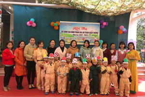 Hội thi bé cùng gia đình tham gia an toàn gia thông